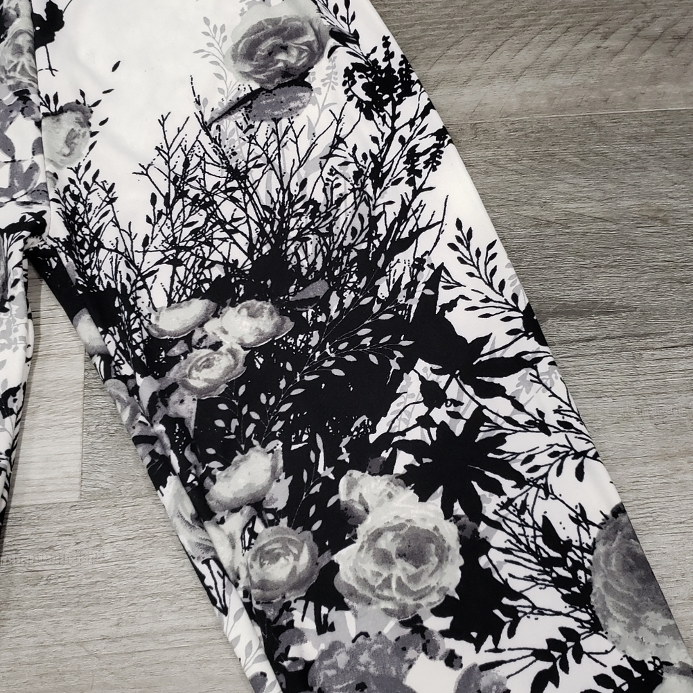 Butter-soft Infinity Raine patterned leggings - Picture 4 of 5
